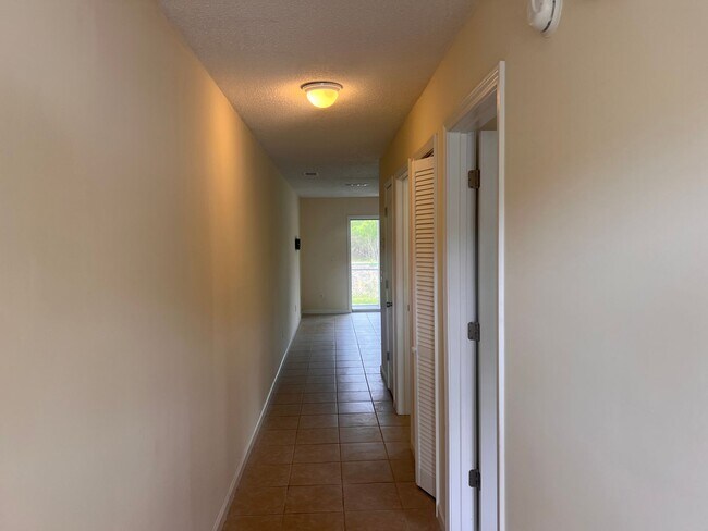 Building Photo - 1450 St George LN unit D