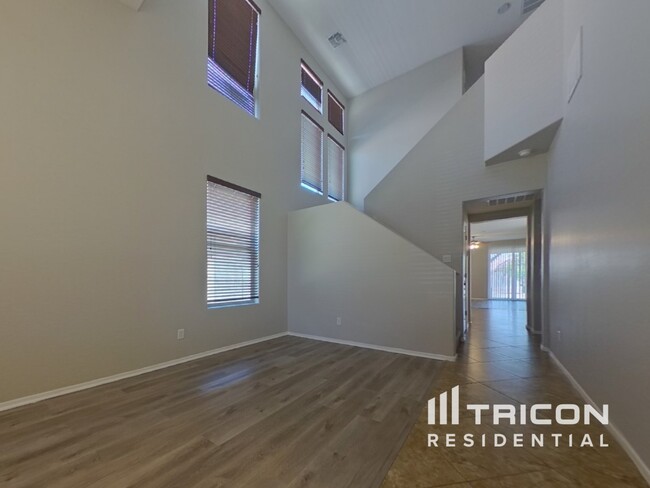 Building Photo - 13227 N 153rd Ln