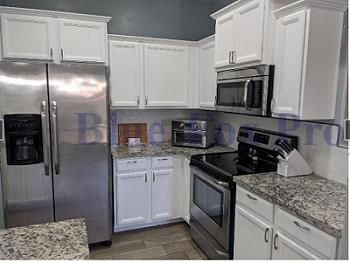 Foto del edificio - NW side 4 bedroom home in gated community