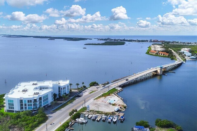 Foto del edificio - 1375 Beach Rd