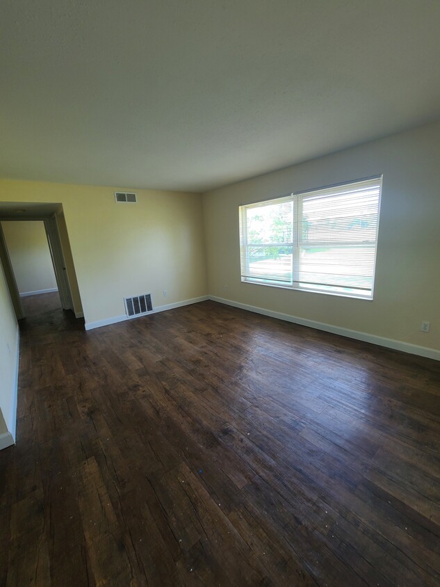Sample - 1504 Hobson Dr