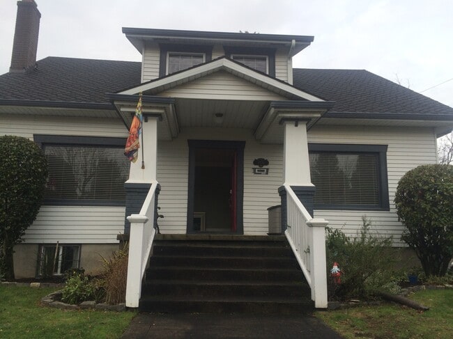 Building Photo - 6235 N Villard Ave