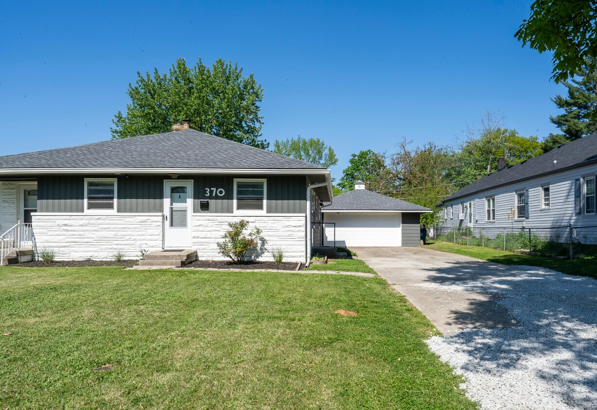 Front - 370 N Bazil Ave