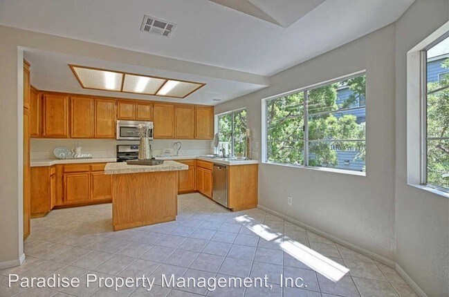 Building Photo - 2 br, 2.5 bath House - 934 Barber Lane