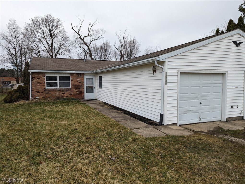 Primary Photo - 14740 Hillcrest Ave