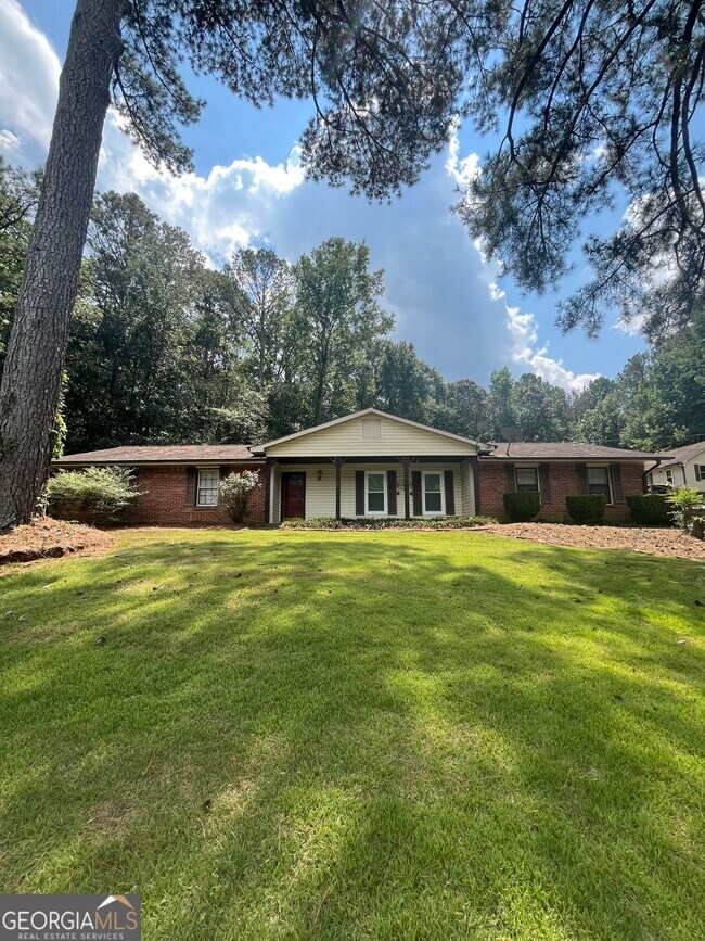 Building Photo - 6570 Jones Rd