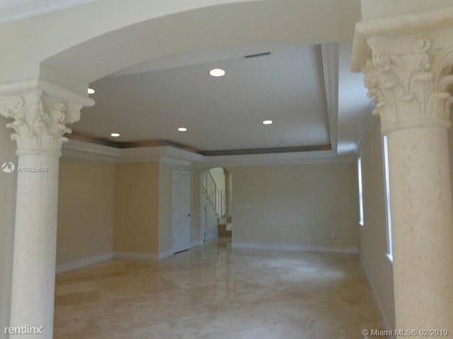Foto del edificio - 3 br, 2 bath  - 3065 New York St # 3065B