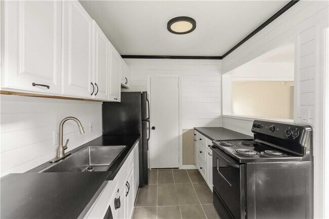 Foto del edificio - 425 Lindbergh Drive NE