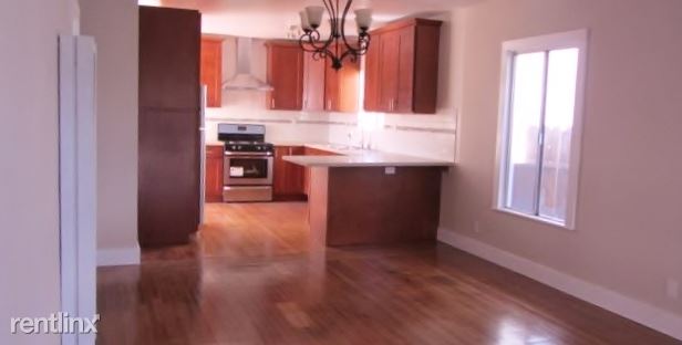 Building Photo - 2124 105th Ave