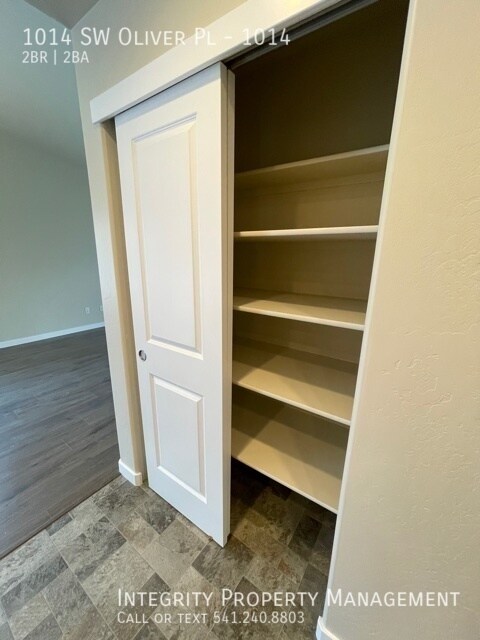 Foto del edificio - 1014 SW Oliver Pl