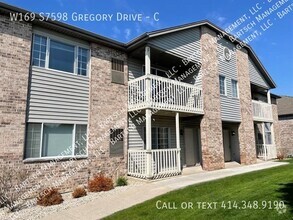 Building Photo - W169S7598-S7598 Gregory Dr