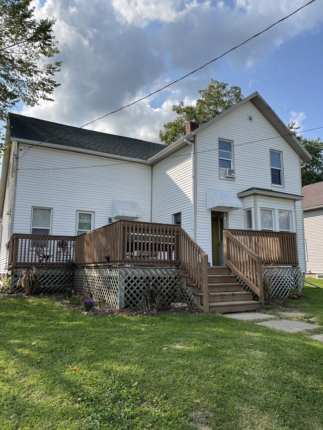 Building Photo - 124 N Lincoln Ave