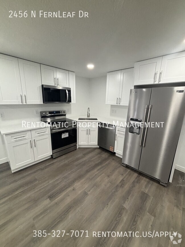 Building Photo - 2456 N Fernleaf Dr