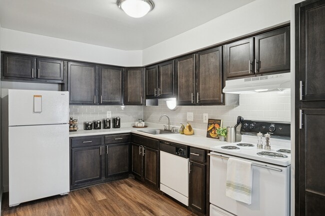 Building Photo - ReNew Franklin Hills