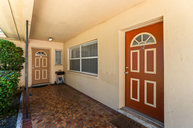 Building Photo - 22 N Hillcrest Ave