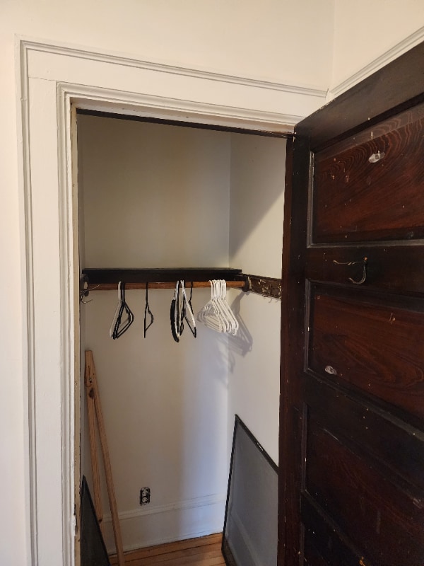 Building Photo - 832 E Clarke St