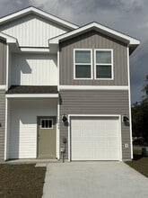 Building Photo - 1300 Leeway Dr