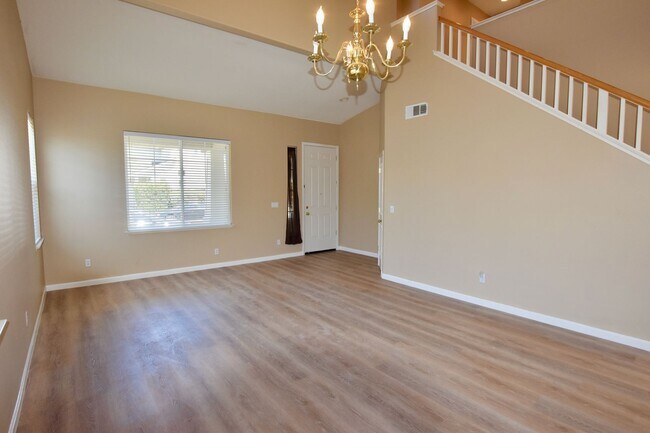 Foto del edificio - Garin Ranch 5 bedroom 3 Bath