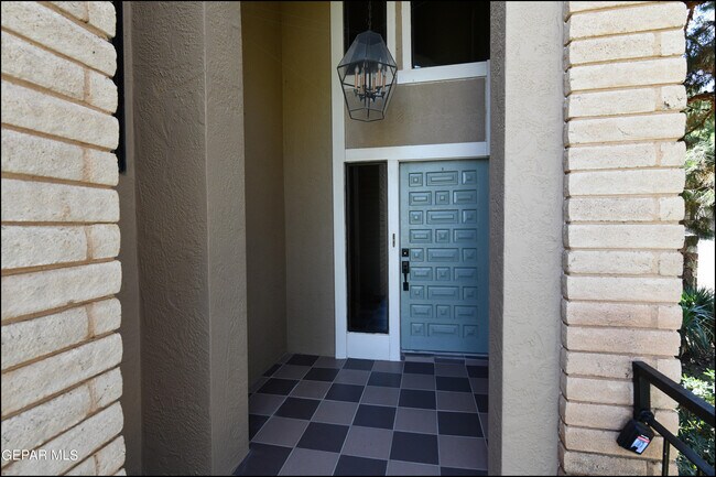 Building Photo - 5900 Mira Hermosa Dr