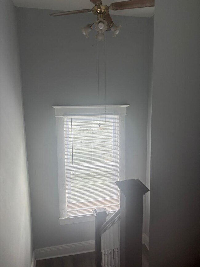 Building Photo - Newly Renovated 3-bedroom 2-bath house in ...