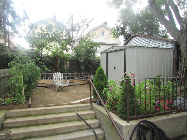 Building Photo - 9718 Cresskill Pl