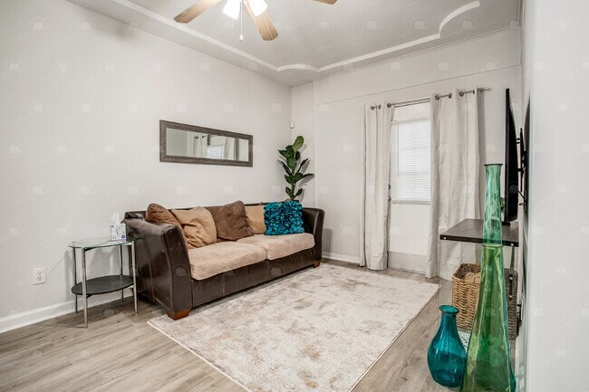 Foto del edificio - 3319 Paseo Blvd