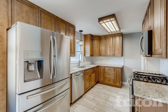 Foto del edificio - 3809 Hampshire Ave N