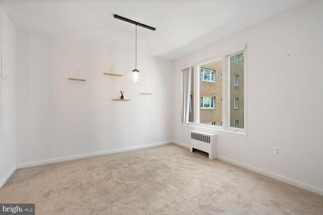 Foto del edificio - 2400 41st St NW