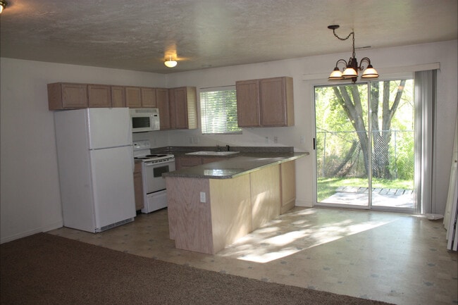 Foto del edificio - 7723 S 1530 W