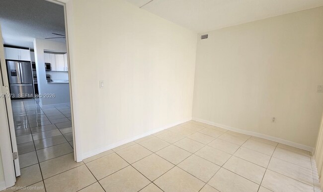 Foto del edificio - 9480 Tangerine Pl