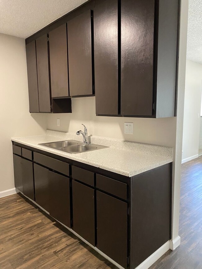 Kitchen - Cordova Apartments