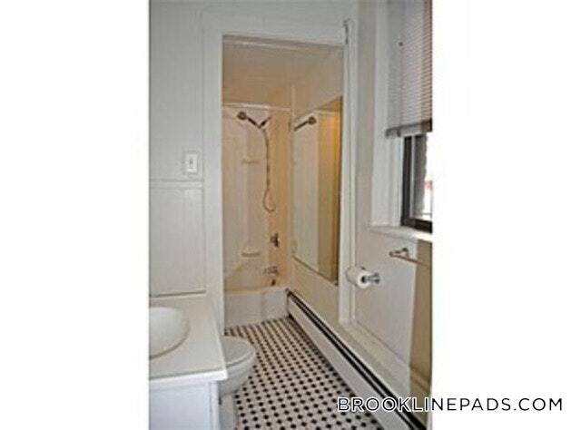 Building Photo - 63 Parkman St