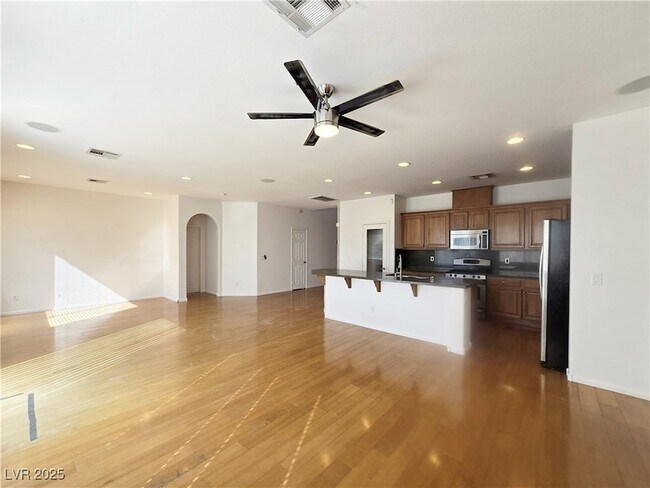 Foto del edificio - 7423 Coyote Cave Ave