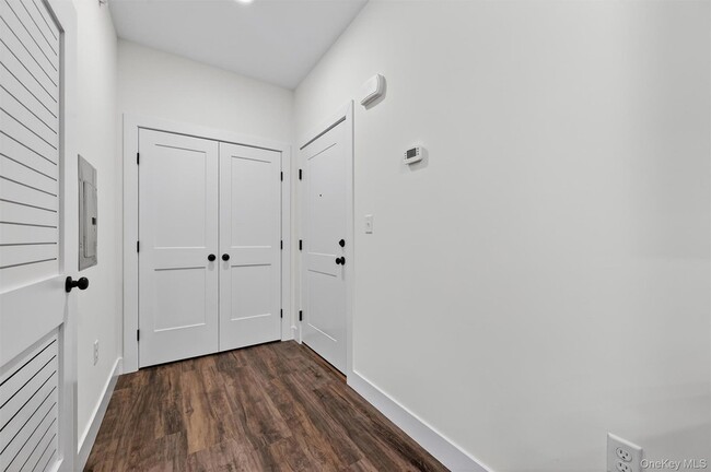 Building Photo - 19 Welling Pl