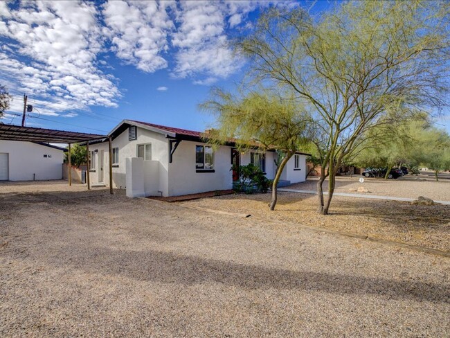 Building Photo - 2 Bedroom 2 Bathroom