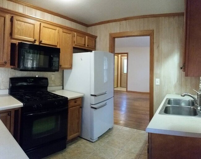 Kitchen - 24 Covington Rd