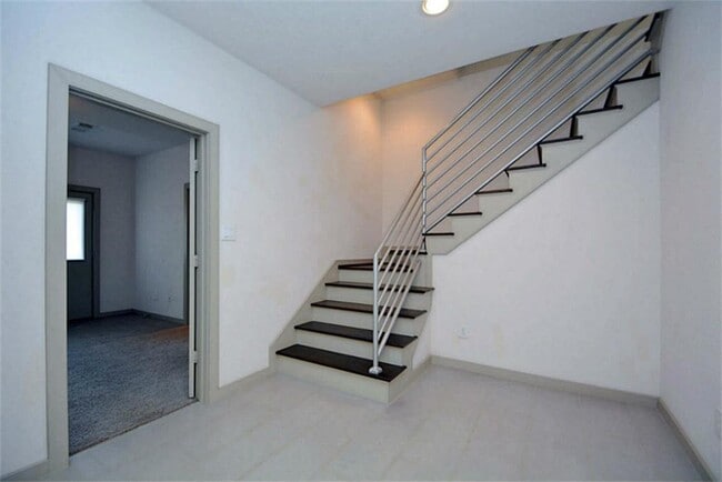 Building Photo - 5247 Inker St