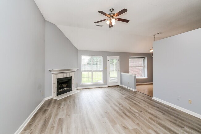 Building Photo - 11203 Cashmere Wood Dr