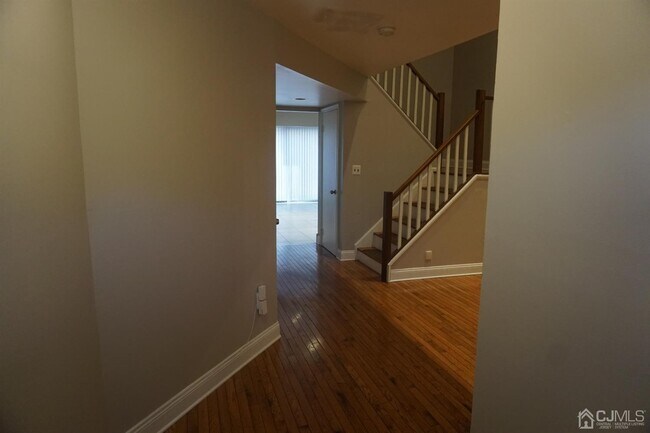 Building Photo - 88 Wilshire Ct