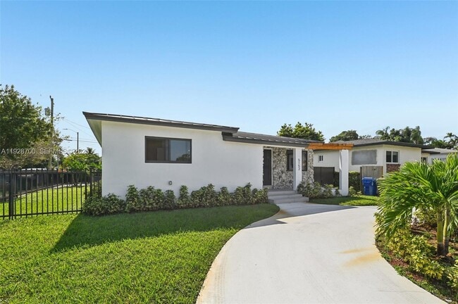 Building Photo - 5152 SW 6th St