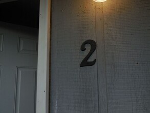 Building Photo - 696 N Myrtle Rd