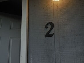 Building Photo - 696 N Myrtle Rd