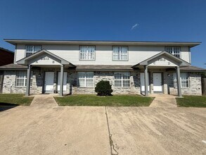 Building Photo - 2813 Cantabrian Dr