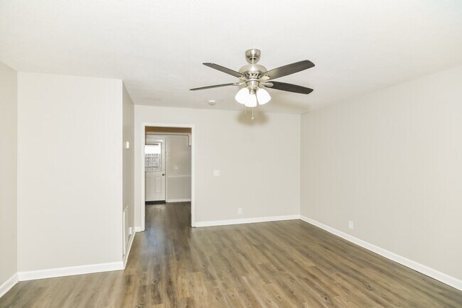 Foto del edificio - 1230 Shannon Ln