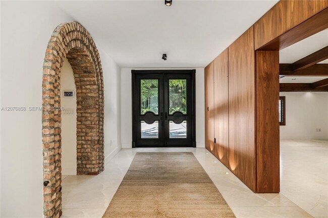 Foto del edificio - 4775 SW 85th St