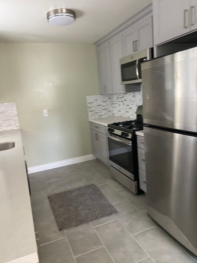 Foto del edificio - 3222 E 27th St