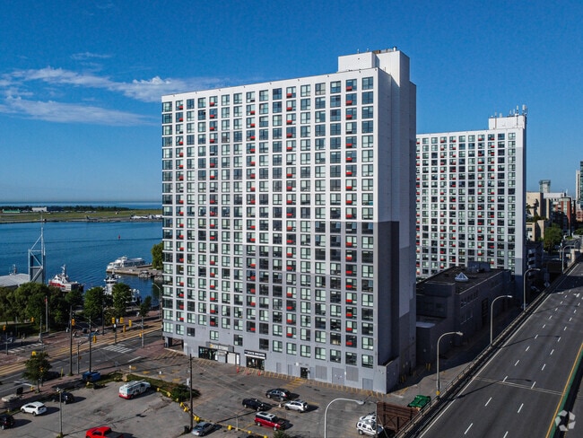 Building Photo - Maple Leaf Quay