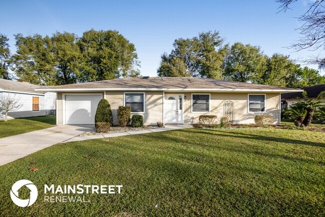 Building Photo - 861 Village Lake Dr N