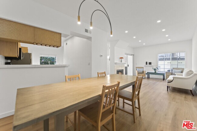 Foto del edificio - 5533 Spanish Oak Ln