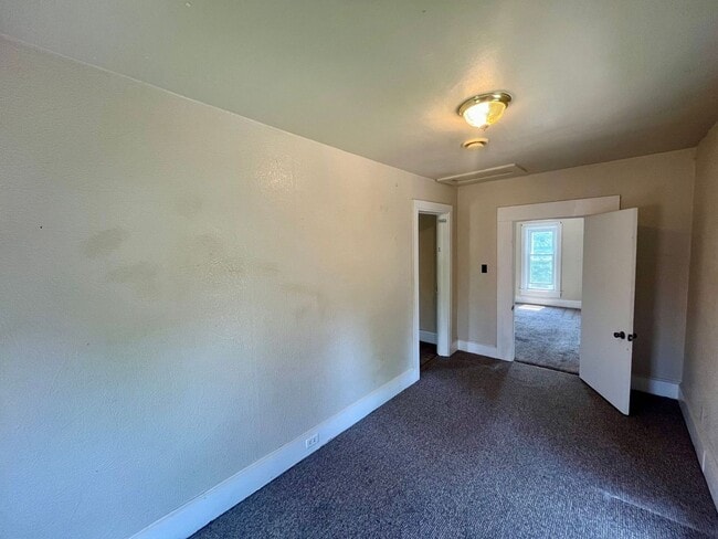 Building Photo - 516 Callon St